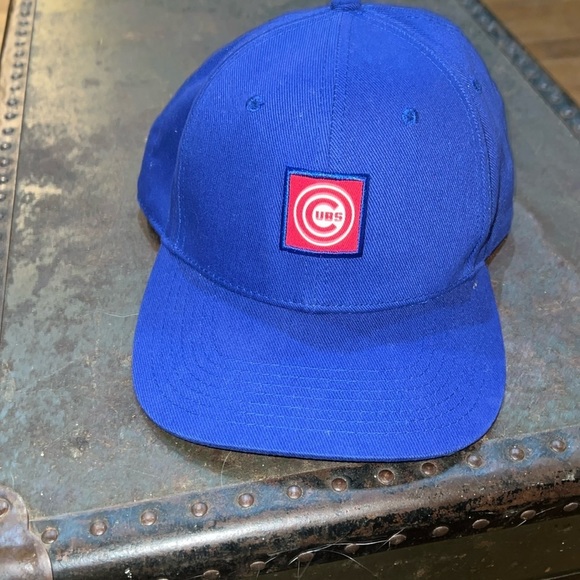 Fan Favorite Other - Retro Fan Favorite Chicago Cubs MLB Snap-back Baseball Hat